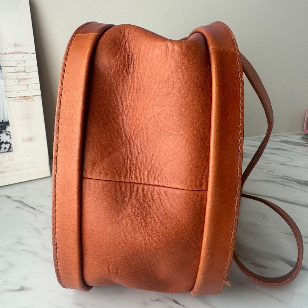 Madewell Sydney Leather Crossbody Bag - Picture 12 of 12